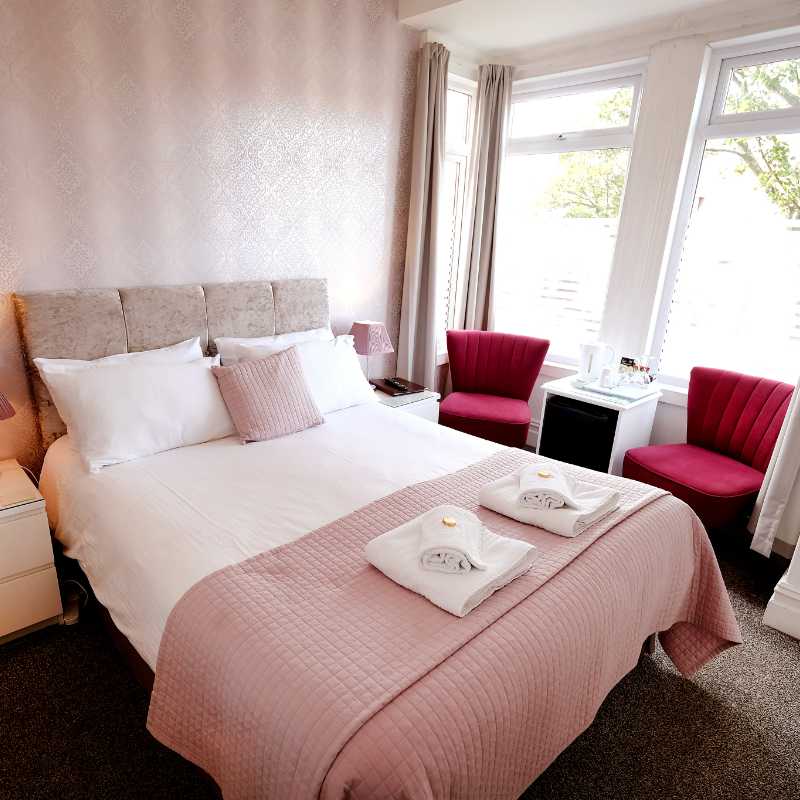 King Double Room at Hermosa Scarborough